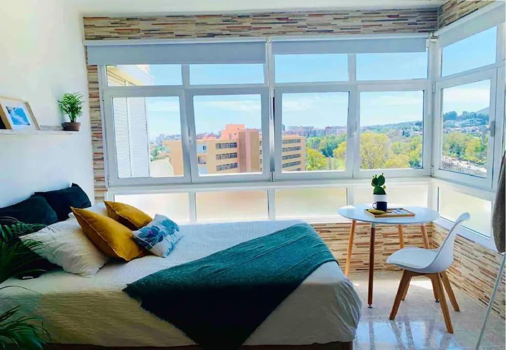 Alterhome Luminoso Estudio Con Piscina Y Maravillosas Vistas Torremolinos Extérieur photo